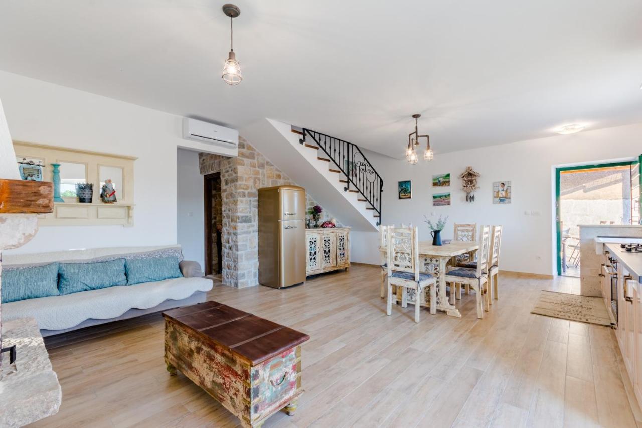Holiday Home Rustic Kraljici エクステリア 写真