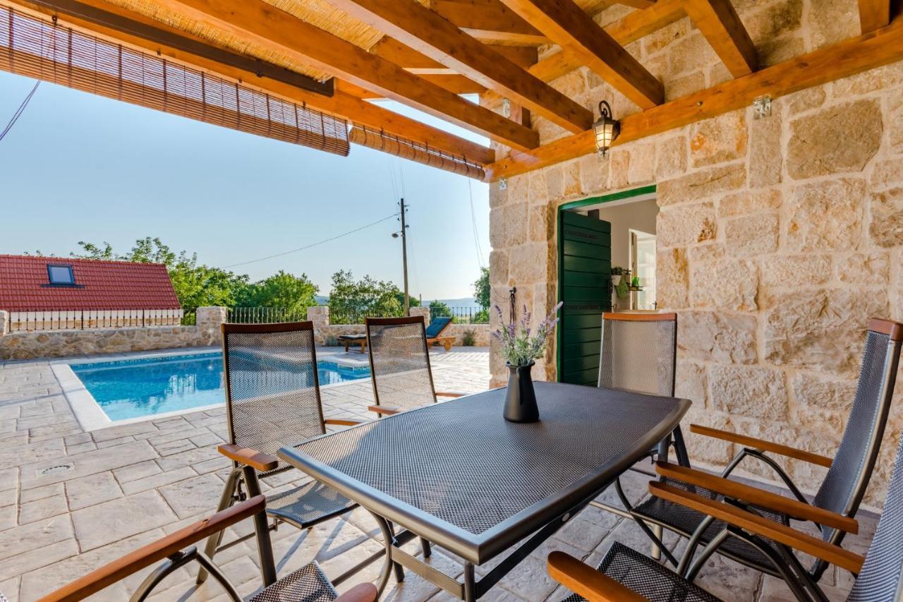 Holiday Home Rustic Kraljici エクステリア 写真