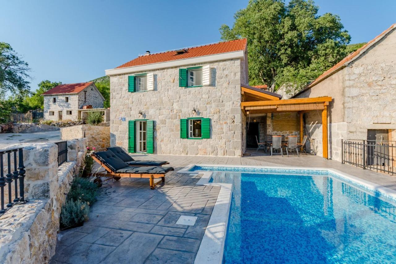 Holiday Home Rustic Kraljici エクステリア 写真