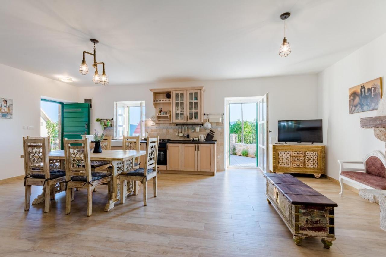 Holiday Home Rustic Kraljici エクステリア 写真
