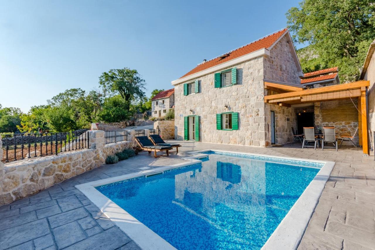 Holiday Home Rustic Kraljici エクステリア 写真