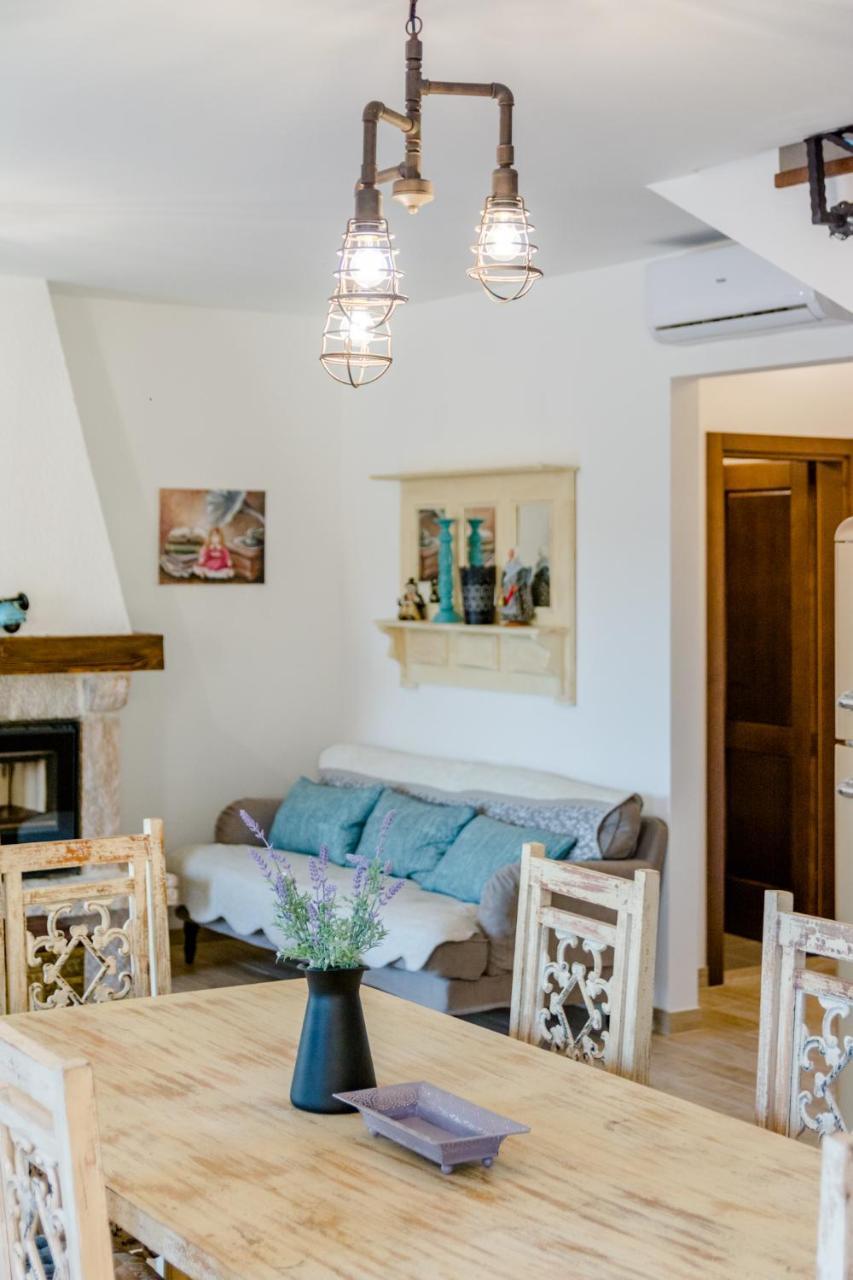 Holiday Home Rustic Kraljici エクステリア 写真