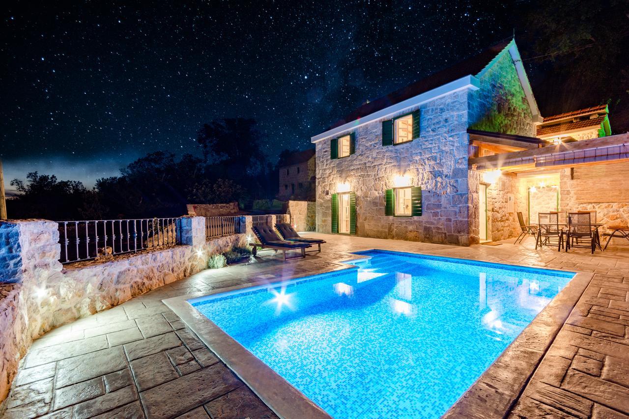 Holiday Home Rustic Kraljici エクステリア 写真